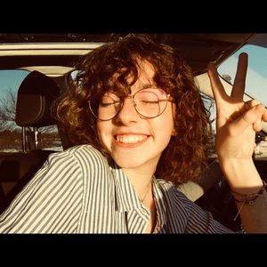 Meet your Posher, Leah